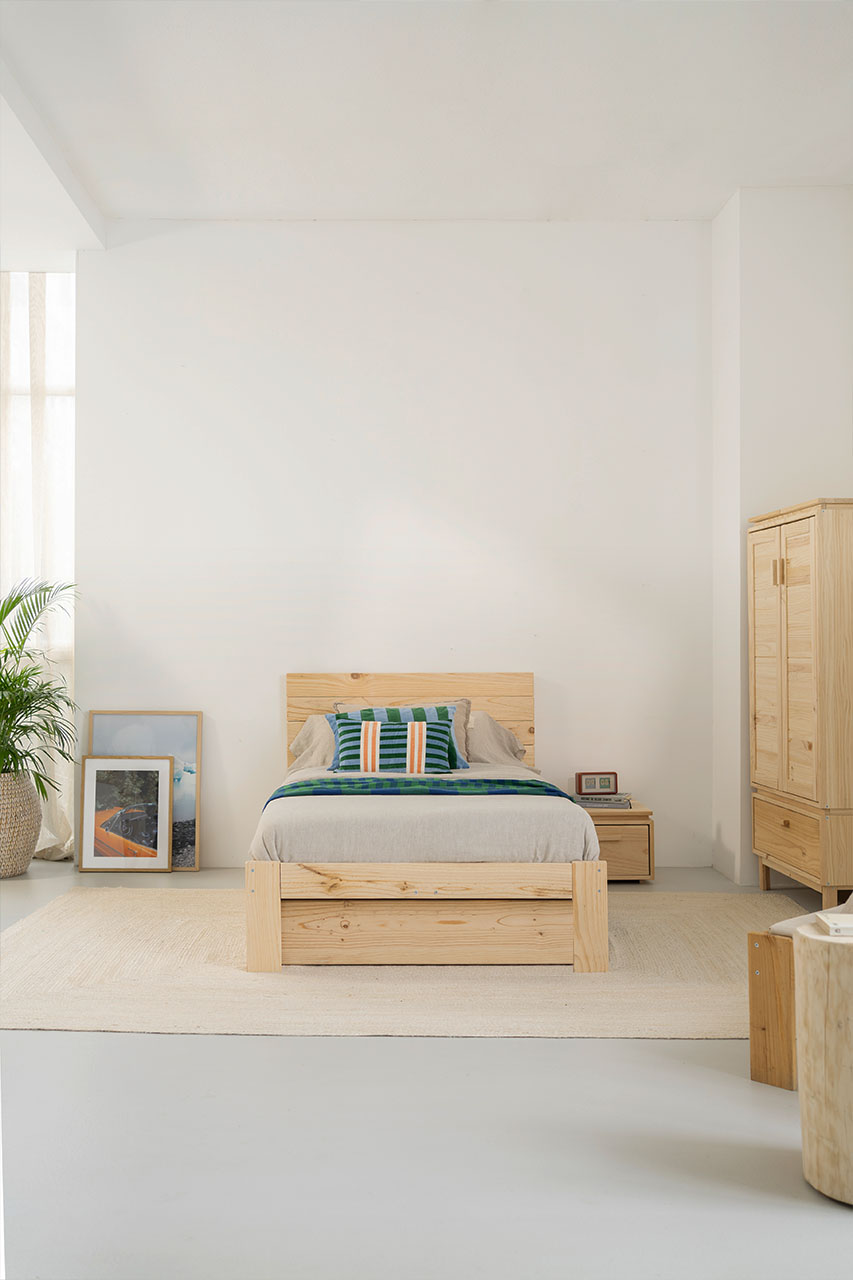 Imagen de ambiente 4 para:Caj&oacute;n de madera de pino para cama individual